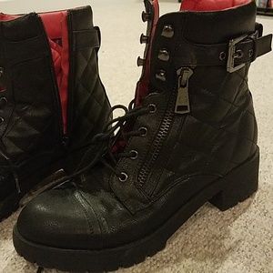 Guess boots